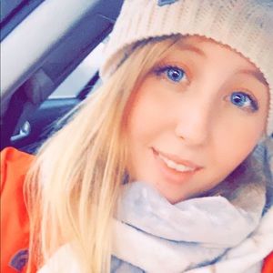 Meet your Posher, Andrea